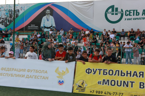 На стадионе "Нарын-кала" состоялось театрализованное представление   