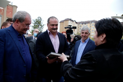 Сергей Меликов в рамках рабочей поездки в Дербент посетил переулок имени Казем-Бека