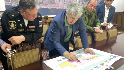 Глава Дербента обсудил с командующим Каспийской флотилией строительство военно-патриотического парка «Патриот»