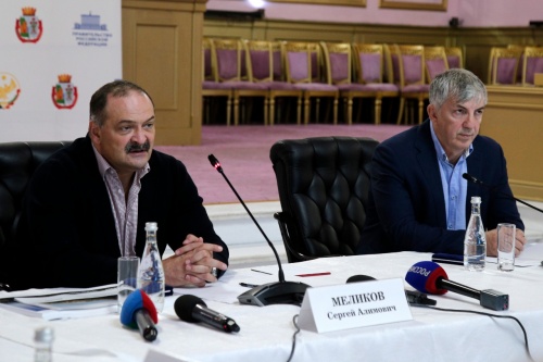 Врио главе РД Сергею Меликову презентовали мастер-план Дербента