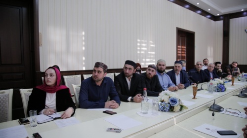 В Дербенте состоялось совещание по вопросу благоустройства городского кладбища «Кырхляр»