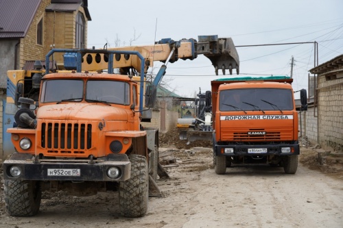 Хизри Абакаров проинспектировал ход работ по реконструкции улиц Мусы Манарова и Параллельная 