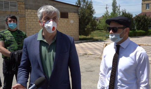 Глава Дербента Хизри Абакаров в очередной раз побывал на территории центральной городской больницы